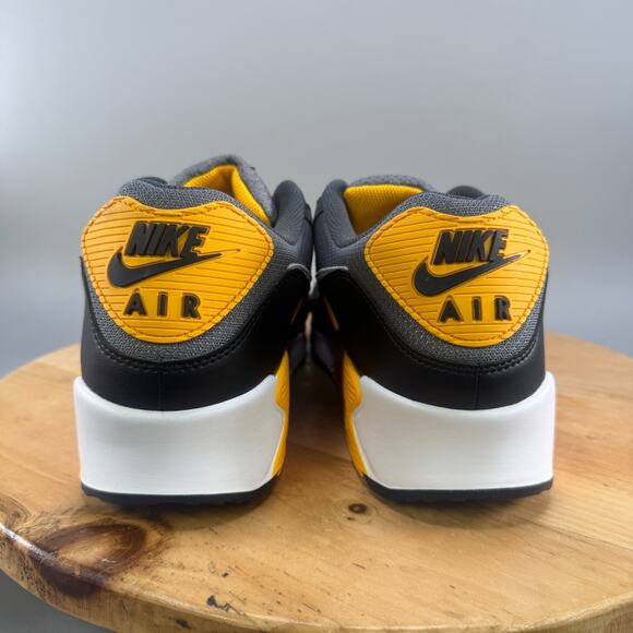Nike Air Max 90 Men's Size 16 Shoes University Gold Cool Grey DM0029-008 NEW - Picture 4 of 9
